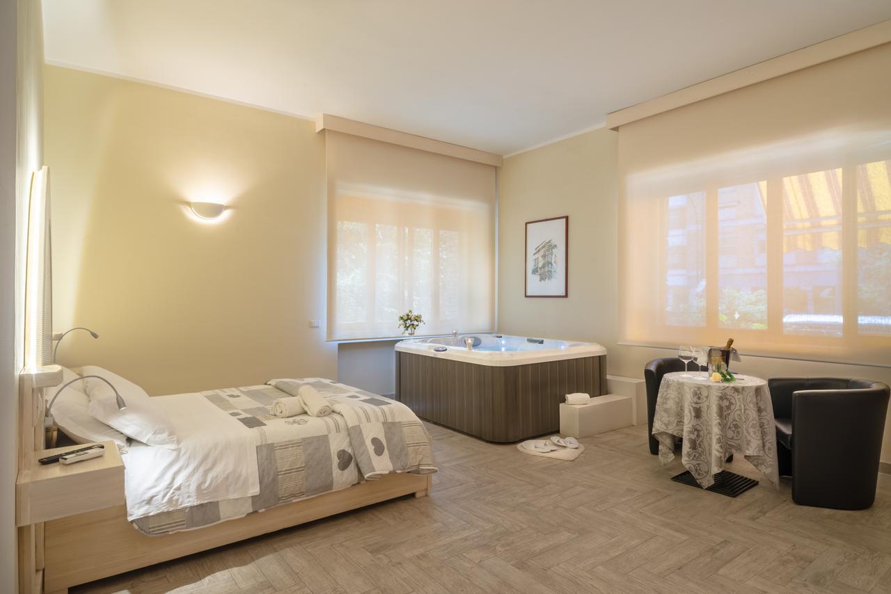 Villa Domus Salento Suites & Rooms Con Parcheggio Privato In Loco Lecce Exterior photo